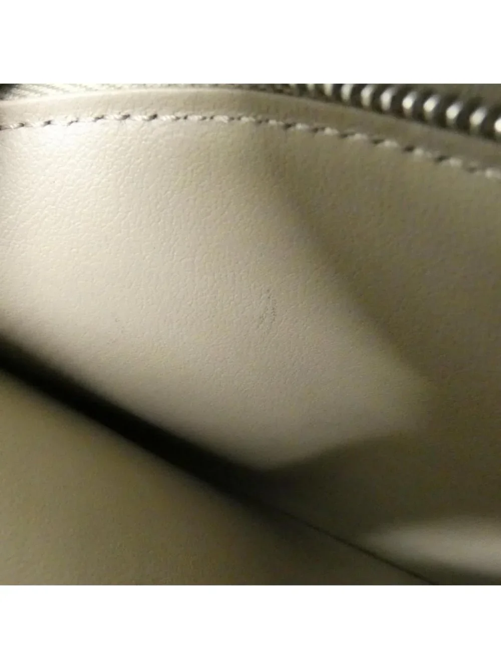 Louis Vuitton Mahina Zippy Wallet